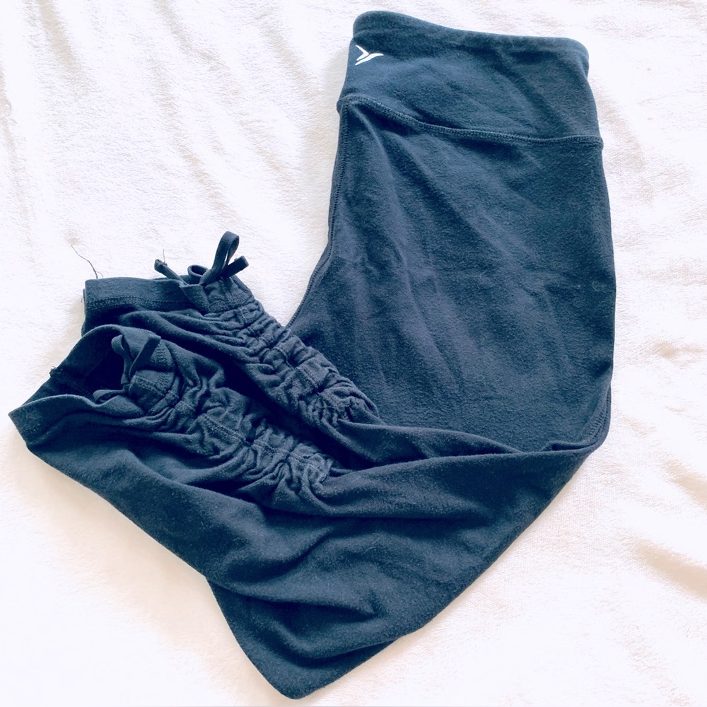 Active Old Navy black capris with side ties in the bottom Size Sp